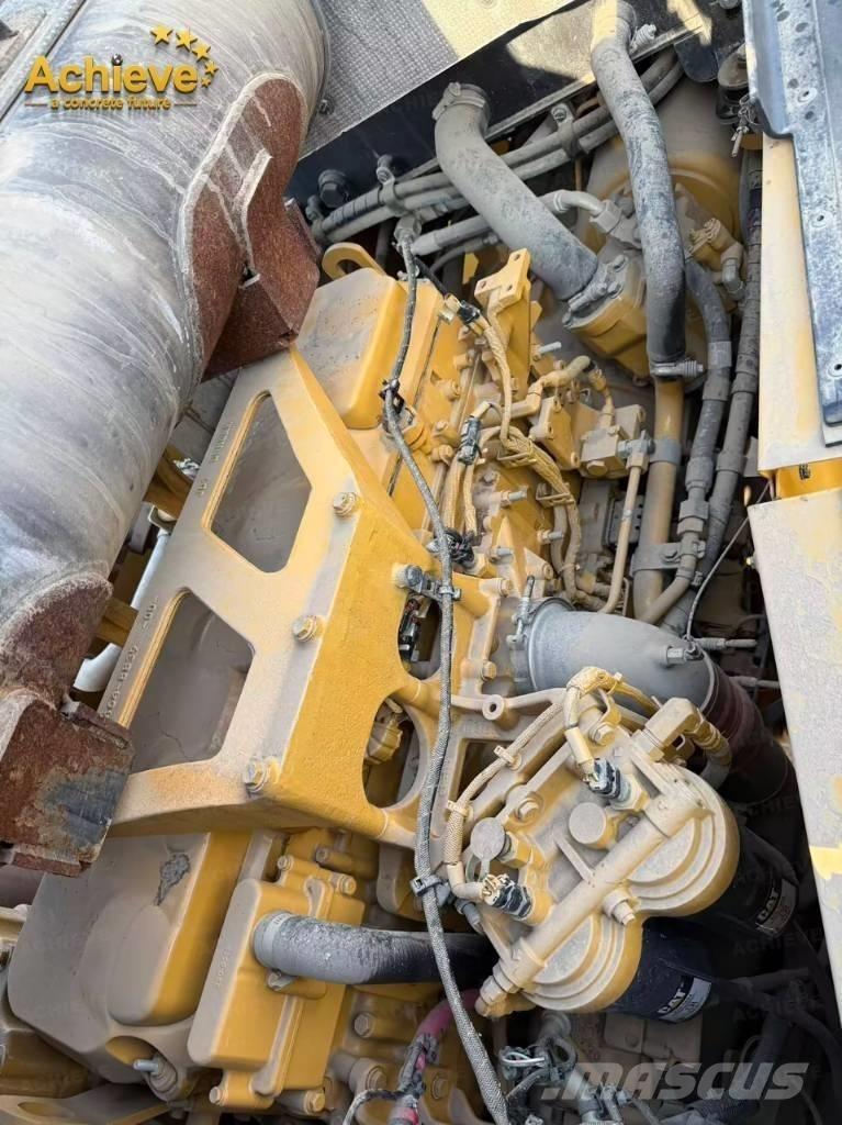 CAT 982 輪胎式裝載機