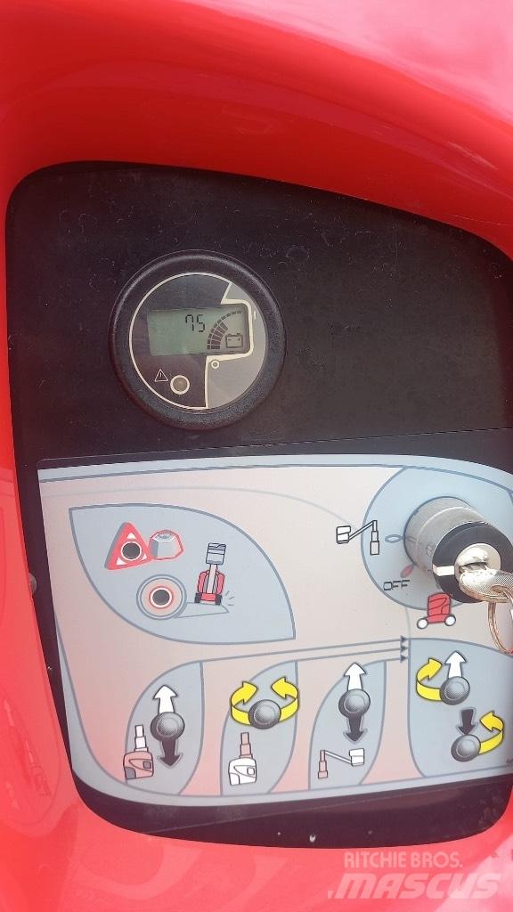 Manitou 100 VJR 垂直升降工作台
