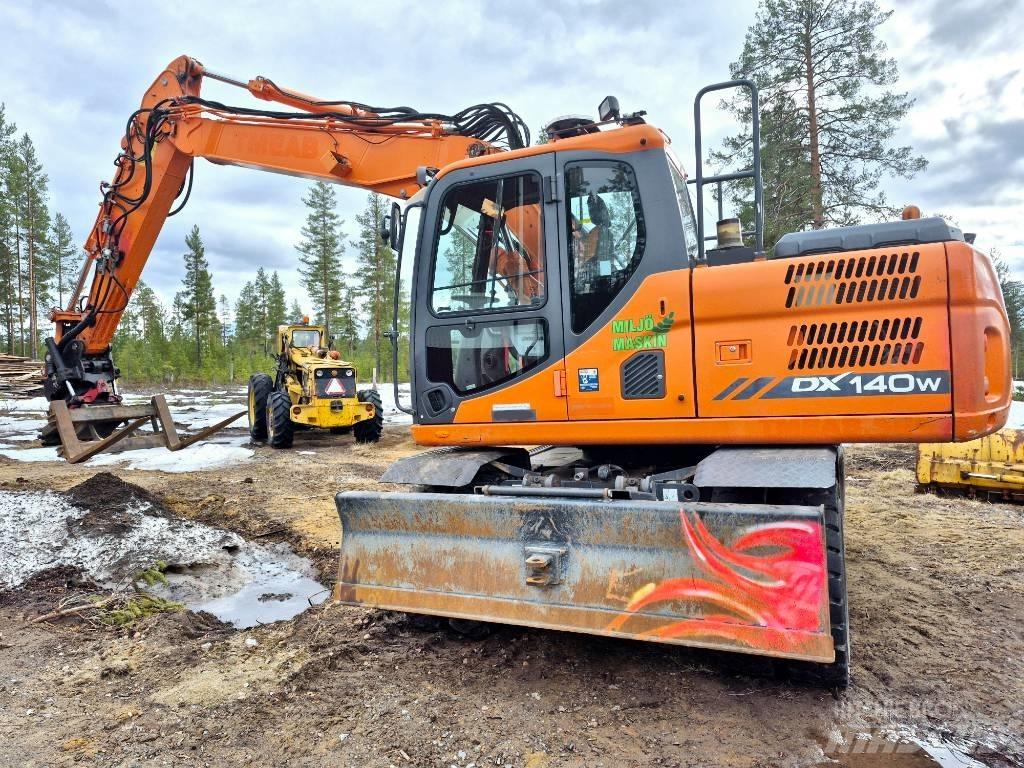 Doosan DX 140 W-3 旋轉式挖土機/掘鑿機/挖掘機