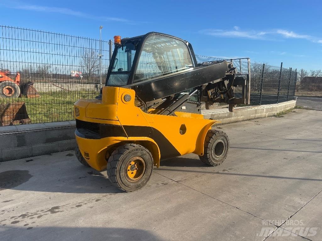 JCB TLT 30 D 4x4 伸縮臂操作車