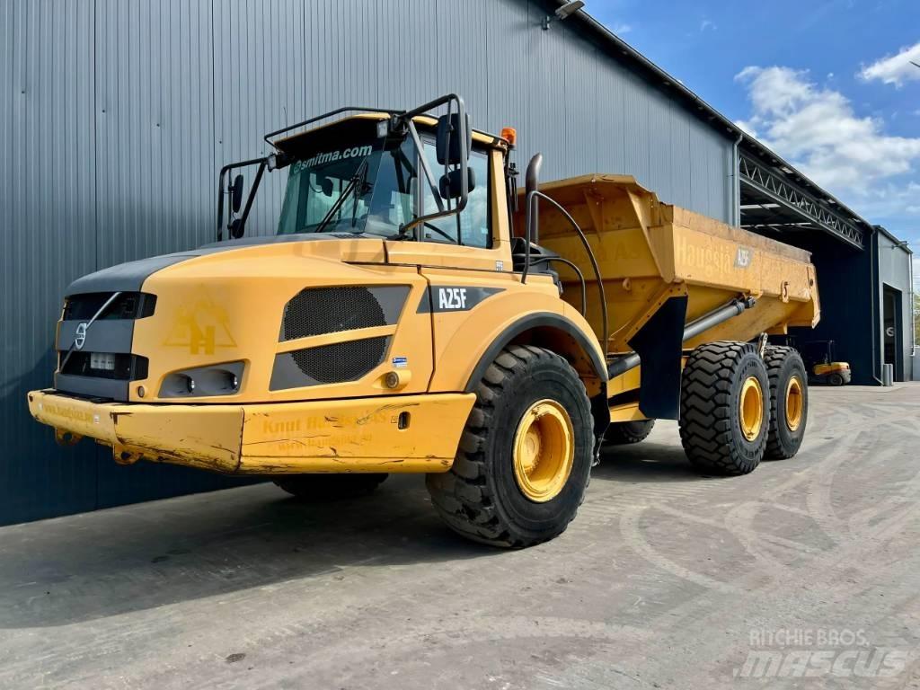 Volvo A25F 鉸接式起吊車
