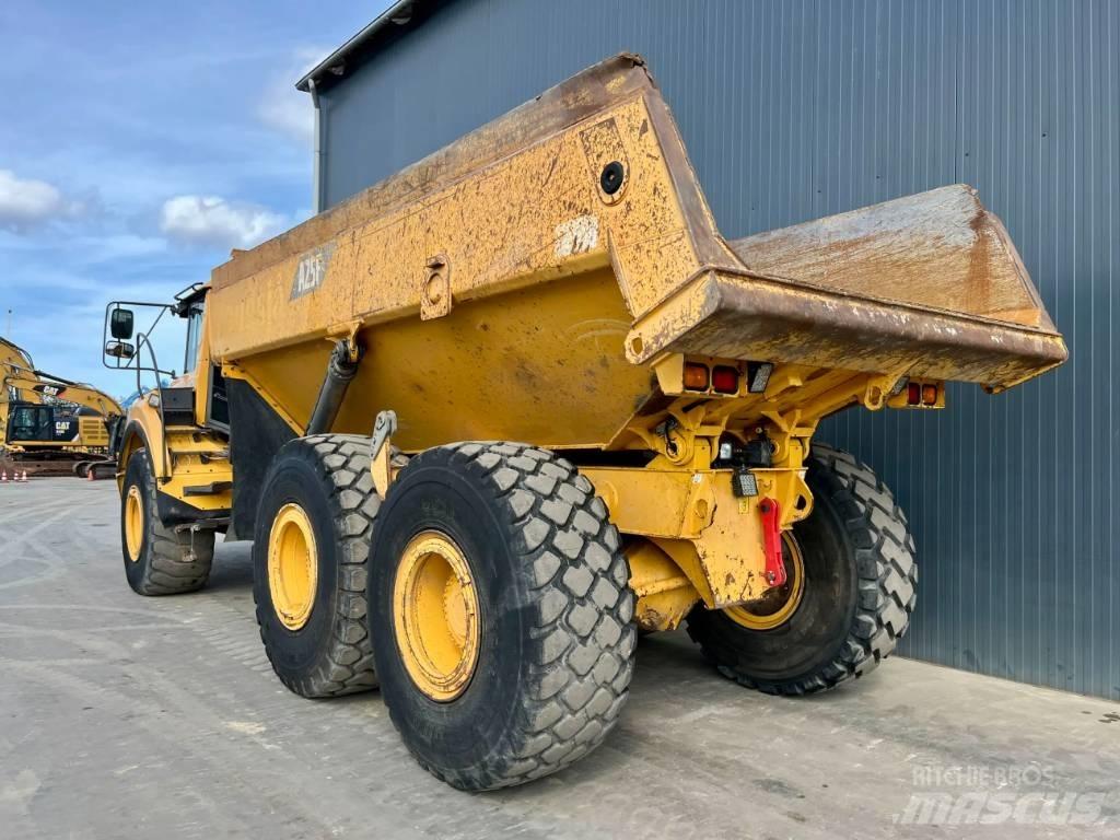 Volvo A25F 鉸接式起吊車