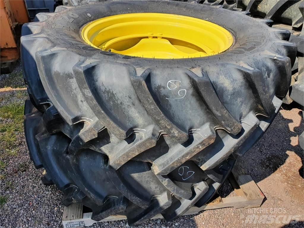 Mitas 420/70R28 x2 輪胎、車輪和輪圈