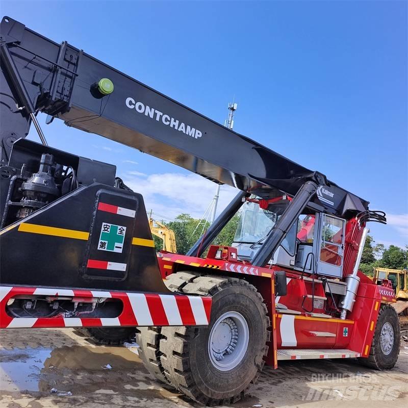 Kalmar DRF 450 前伸型堆積機