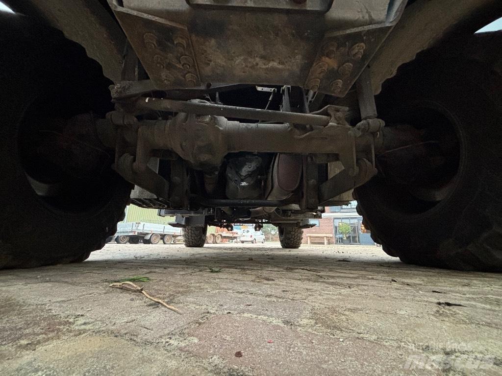 Unimog U300 多用途機械