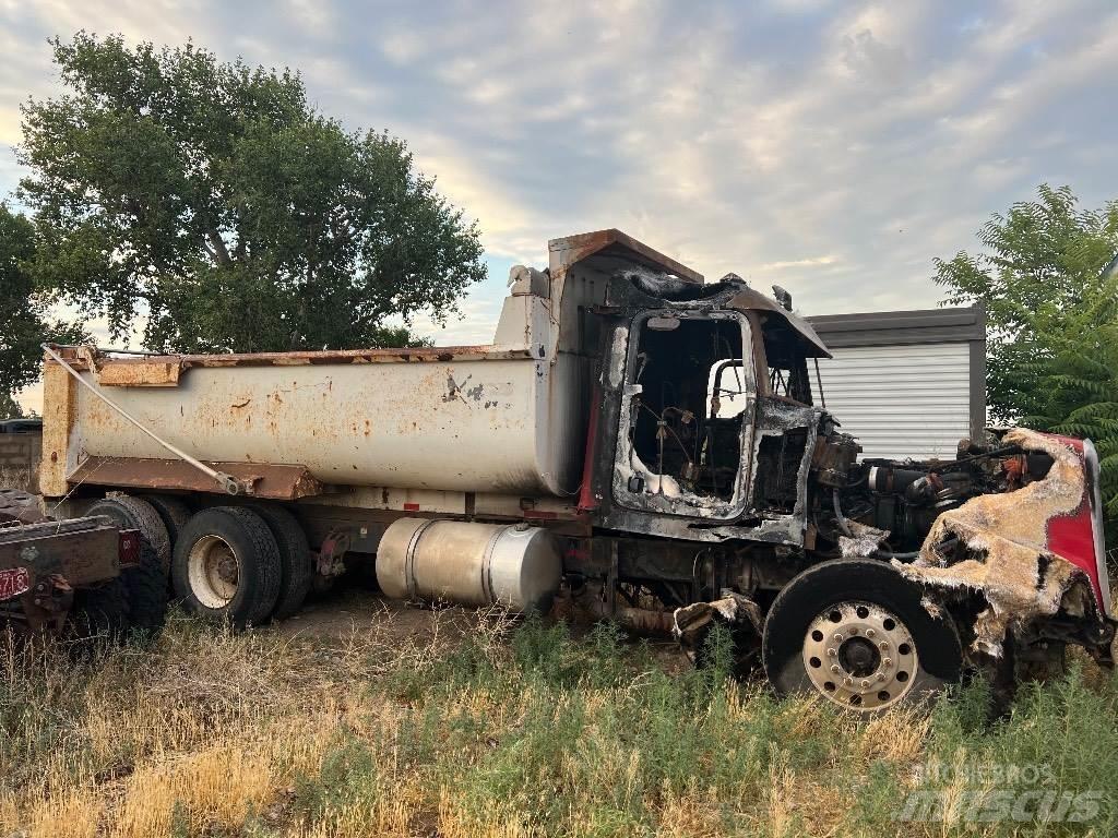 Peterbilt 377 傾卸式卡車