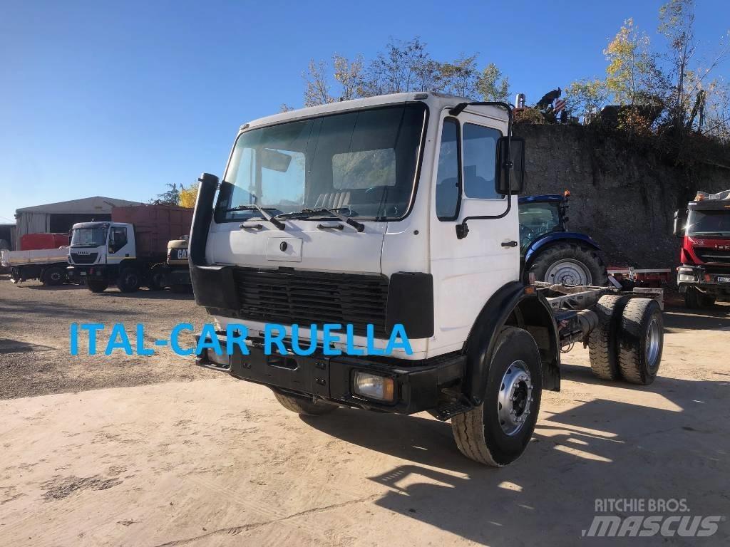 Mercedes-Benz 2635 傾卸式卡車