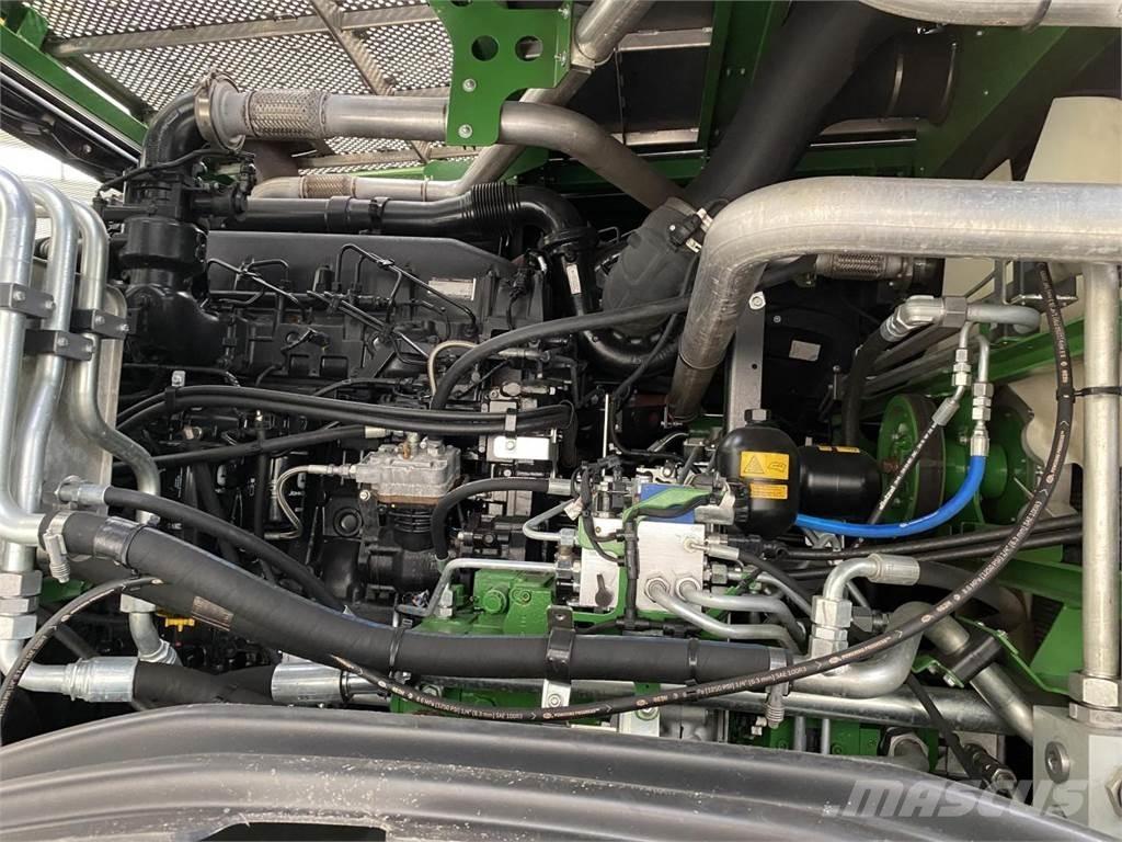 John Deere 9500i 自走式飼料採集機