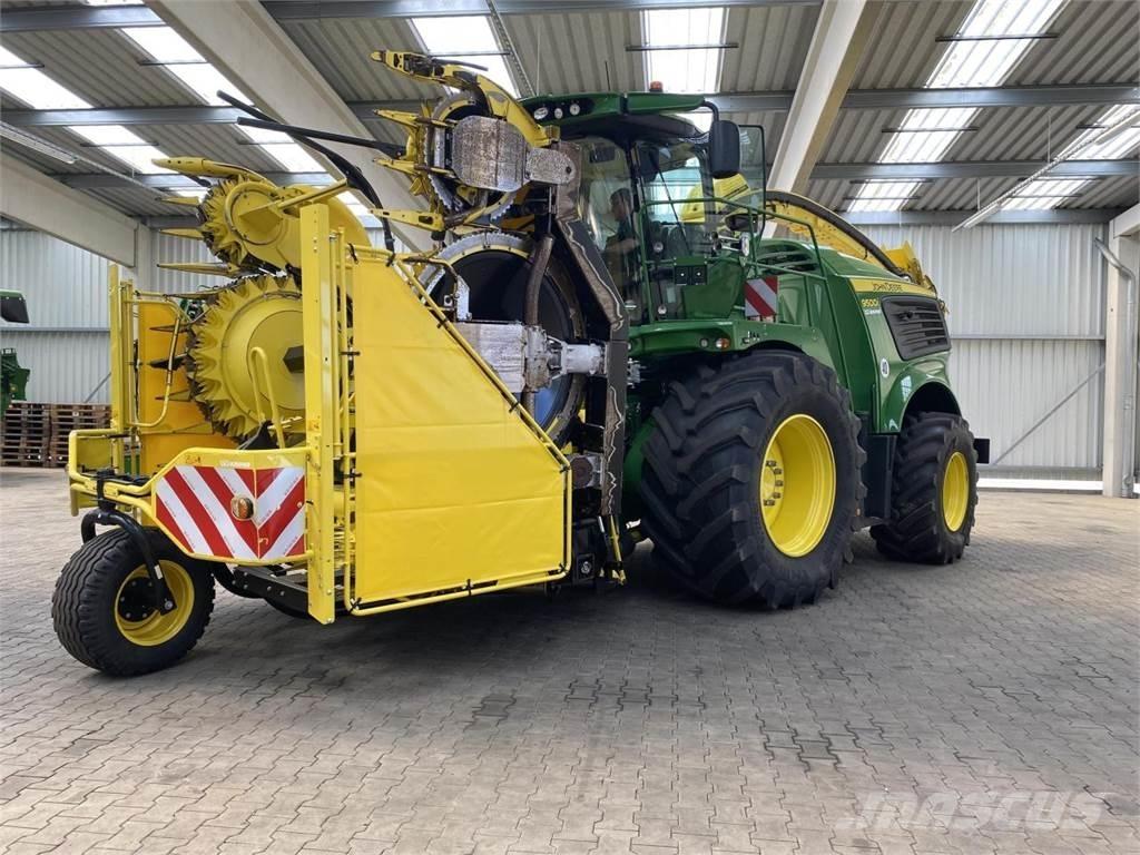 John Deere 9500i 自走式飼料採集機