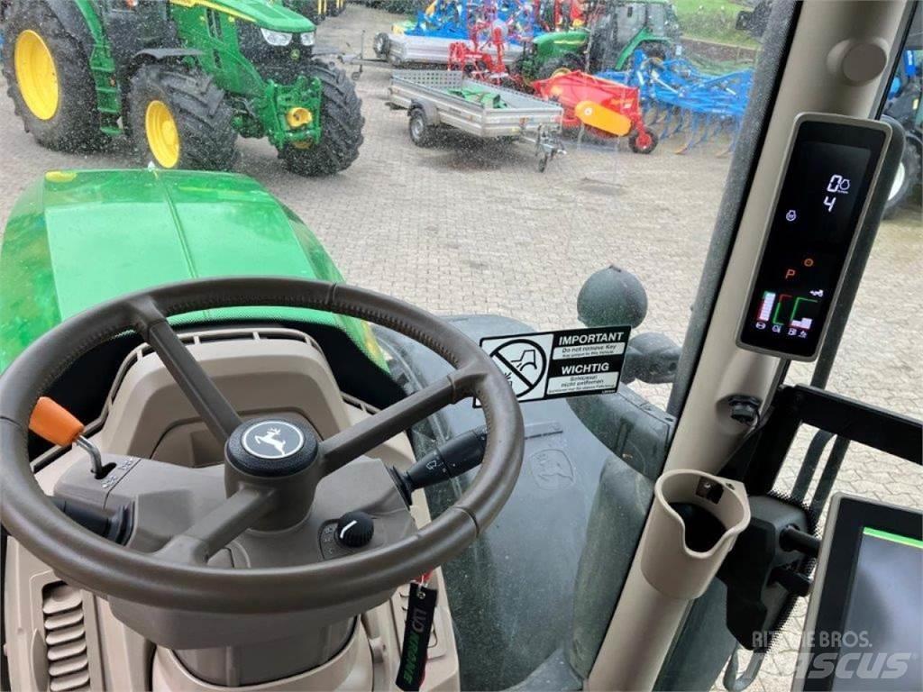 John Deere 6R 215 曳引機