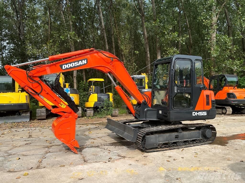 Doosan DH 55 小型挖土機/掘鑿機<7t(小型挖掘機)