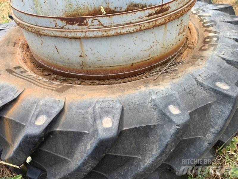 Pirelli 540/65R34 其他農業機械