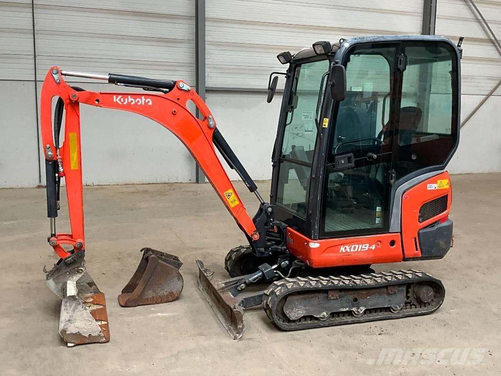 Kubota KX 019-4 小型挖土機/掘鑿機<7t(小型挖掘機)