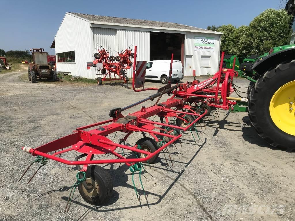 Kverneland 8090 耙與翻草機