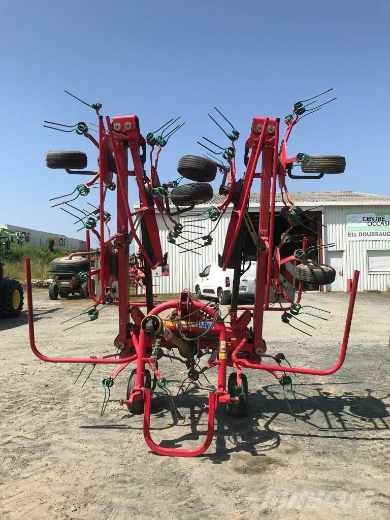 Kverneland 8090 耙與翻草機