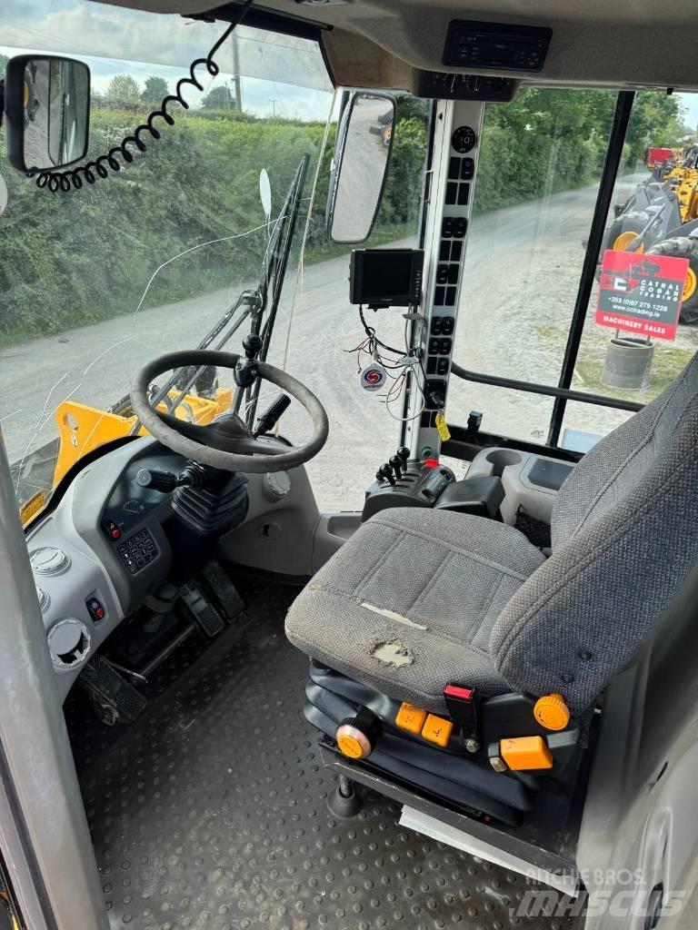 Volvo L 120 F 輪胎式裝載機