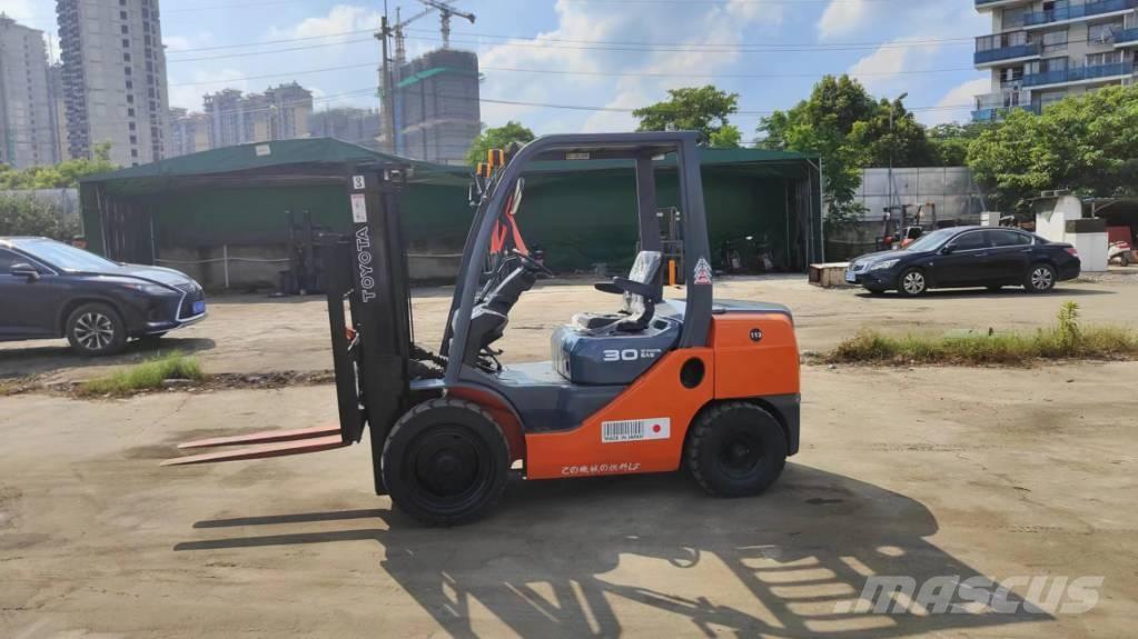 Toyota FD30 柴油卡車