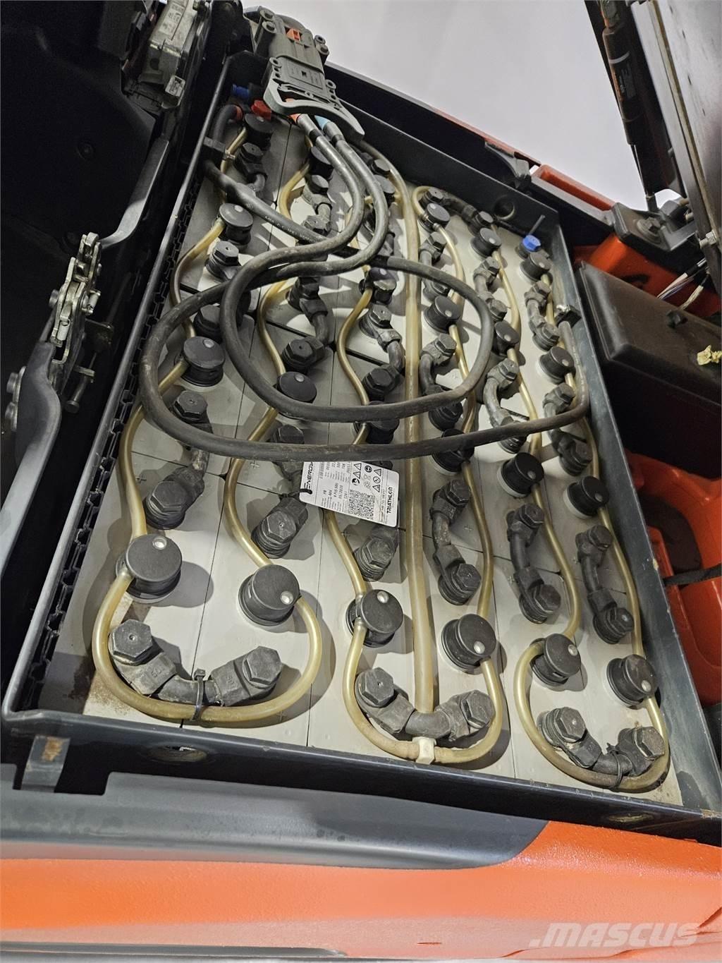 Linde E14 電動堆高機