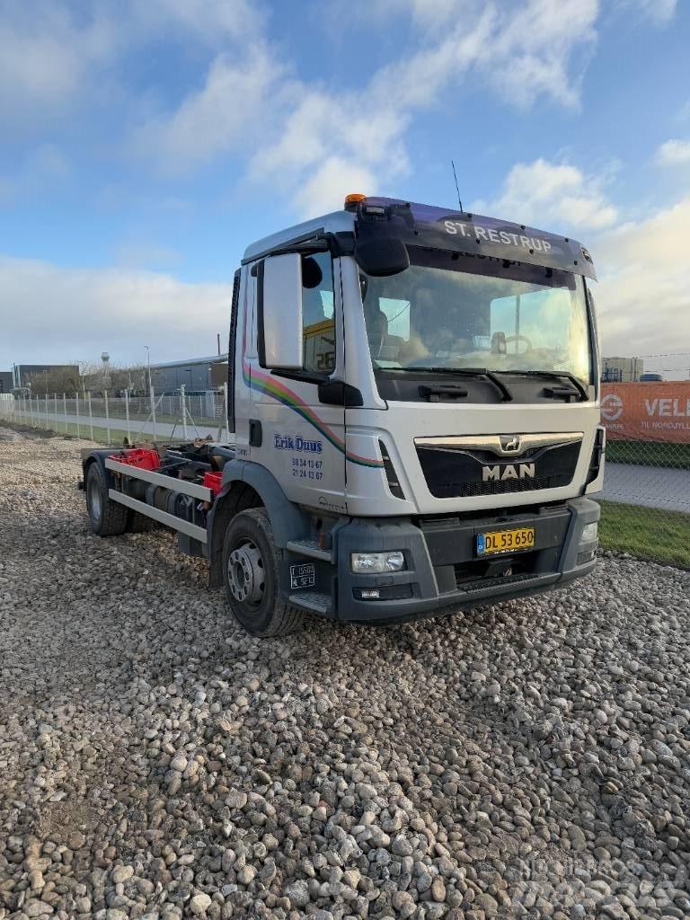 MAN TGM 15.290 吊鉤式起重車