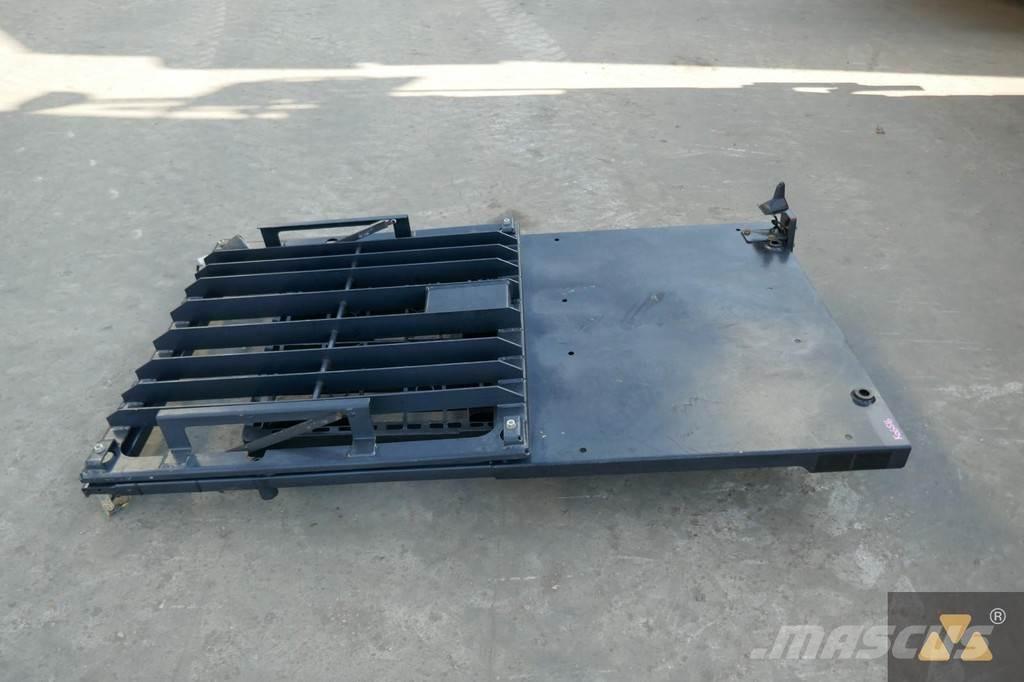 CAT 357-4102 駕駛室與內部