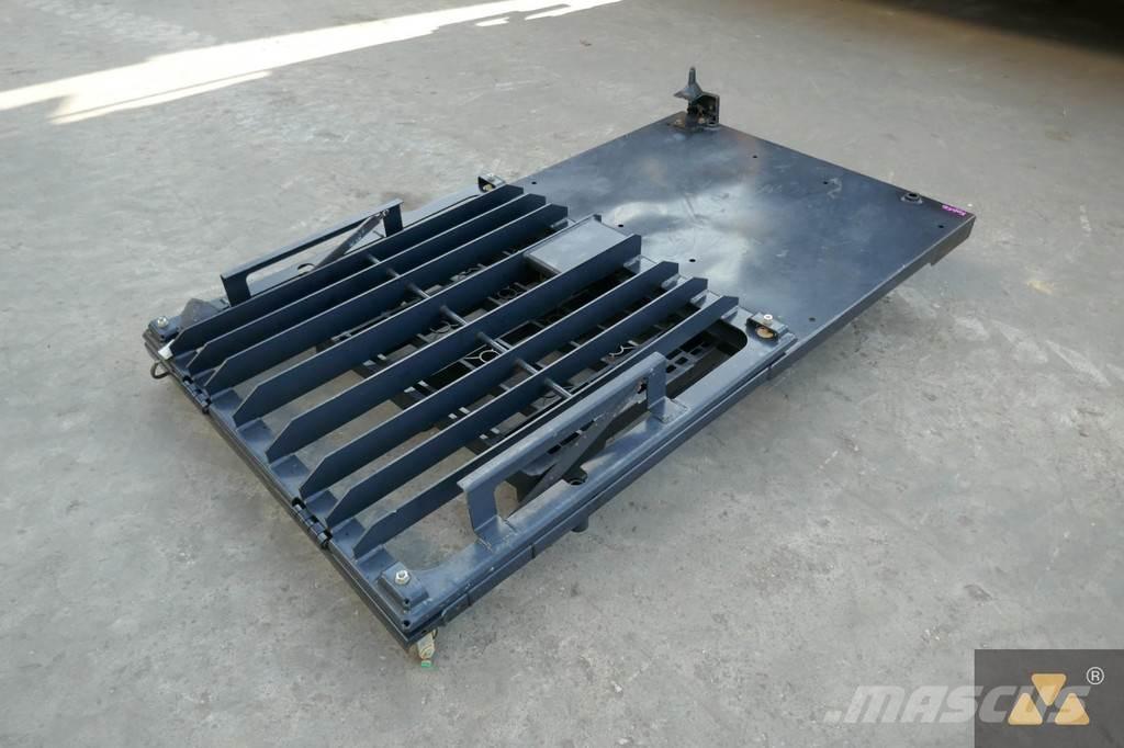 CAT 357-4102 駕駛室與內部