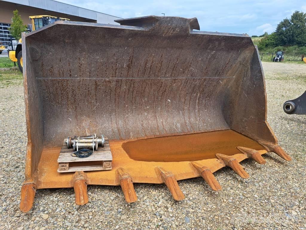 Volvo L220H 輪胎式裝載機