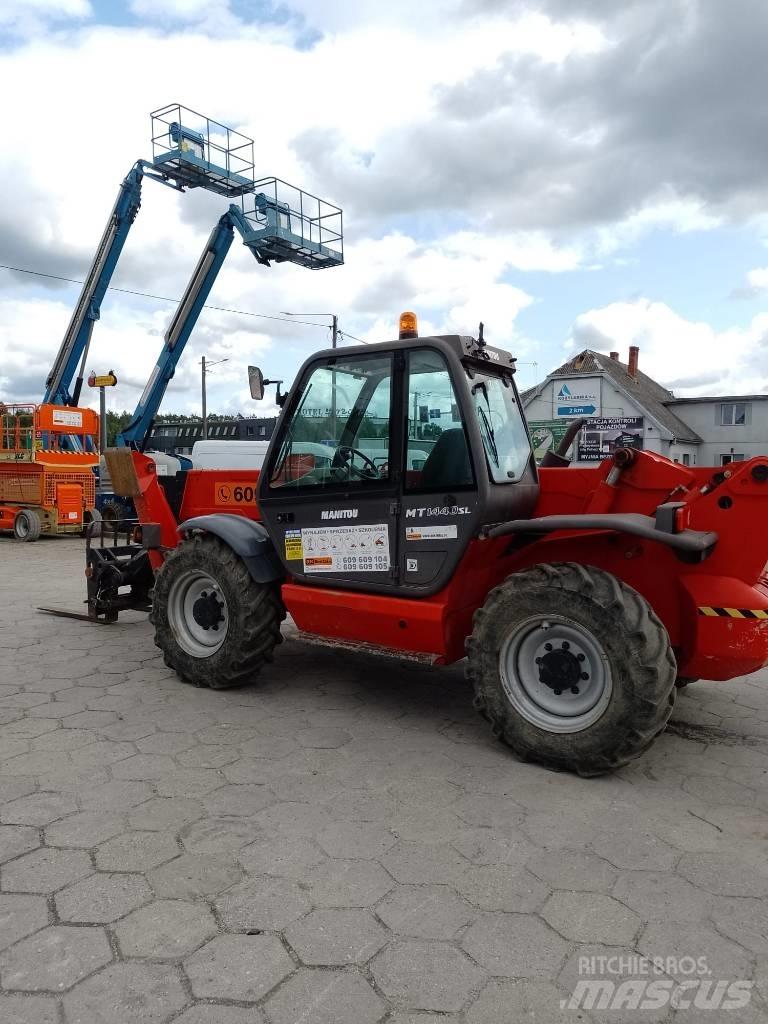 Manitou MT 1440 伸縮臂操作車