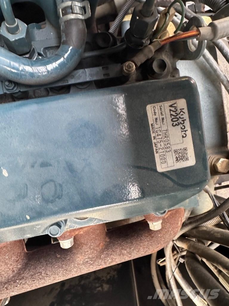 Mecalac TA 3 SR 側卸礦車