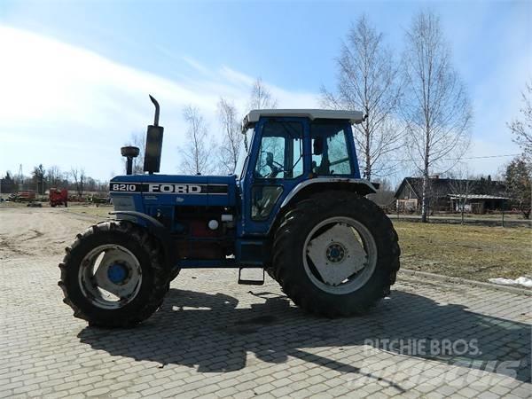 Ford 8210 曳引機