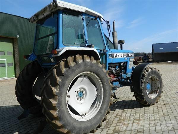 Ford 8210 曳引機