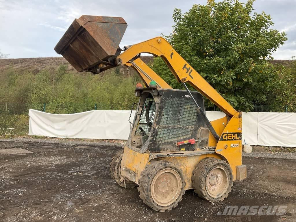 Gehl R 220 滑移轉向裝載機