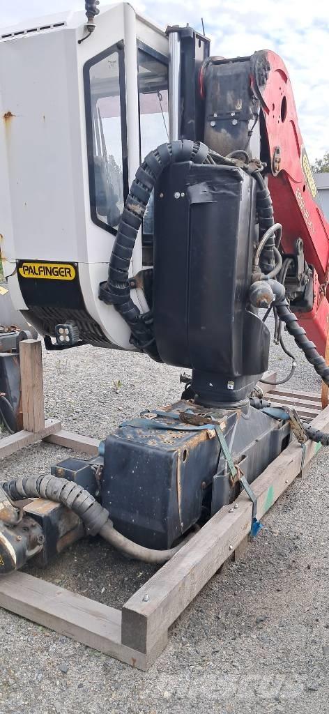 Epsilon M12ZT 木材起重機