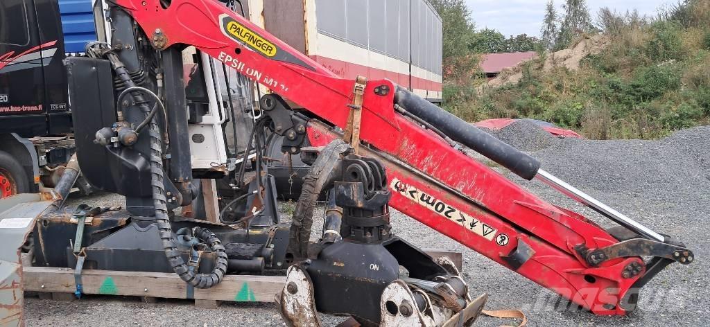 Epsilon M12ZT 木材起重機