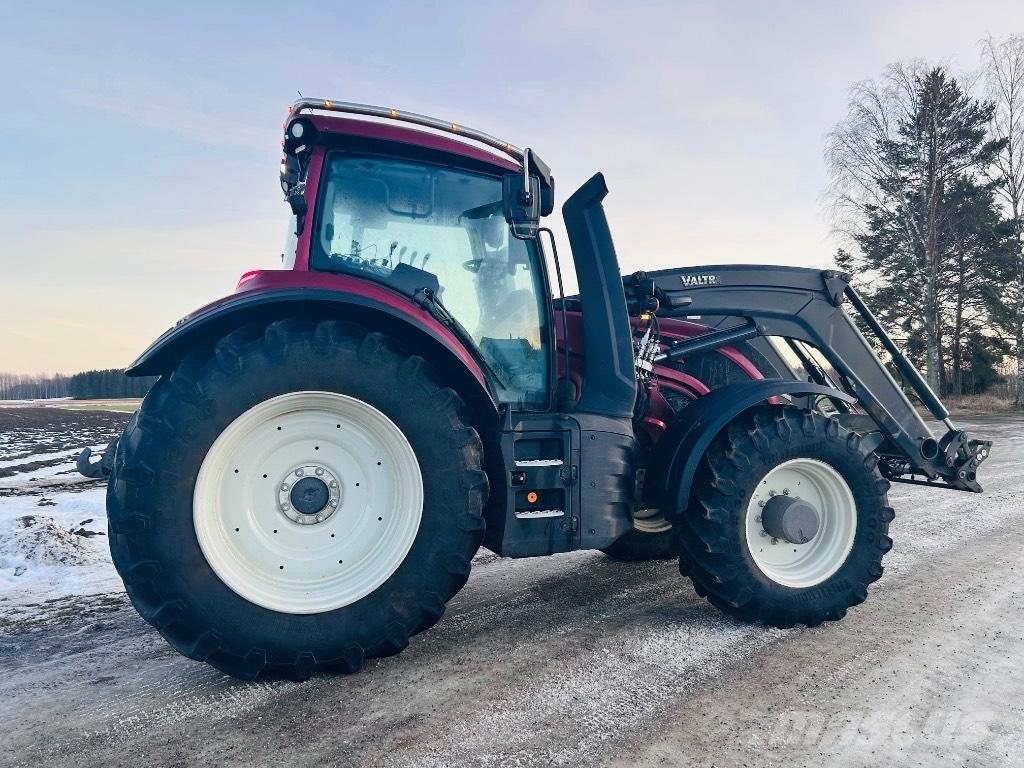 Valtra T 215 Active 曳引機
