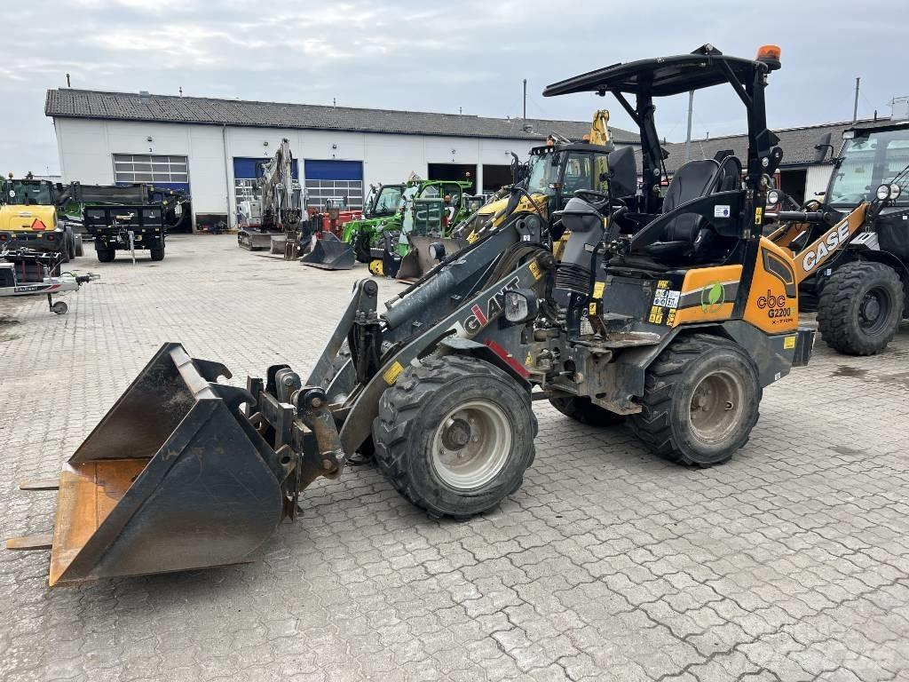 GiANT 2200E 小型裝載機
