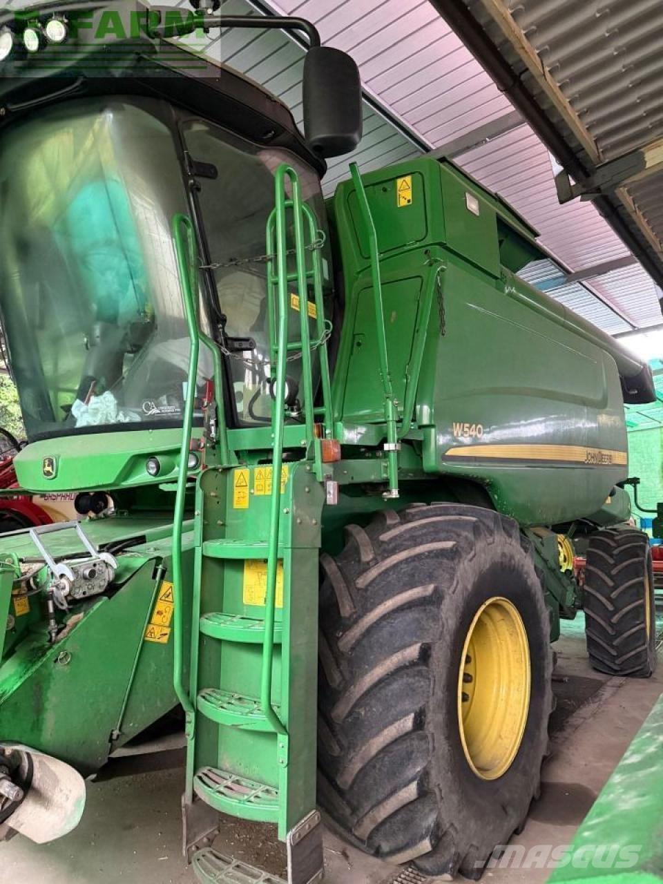 John Deere W540 聯合收穫機