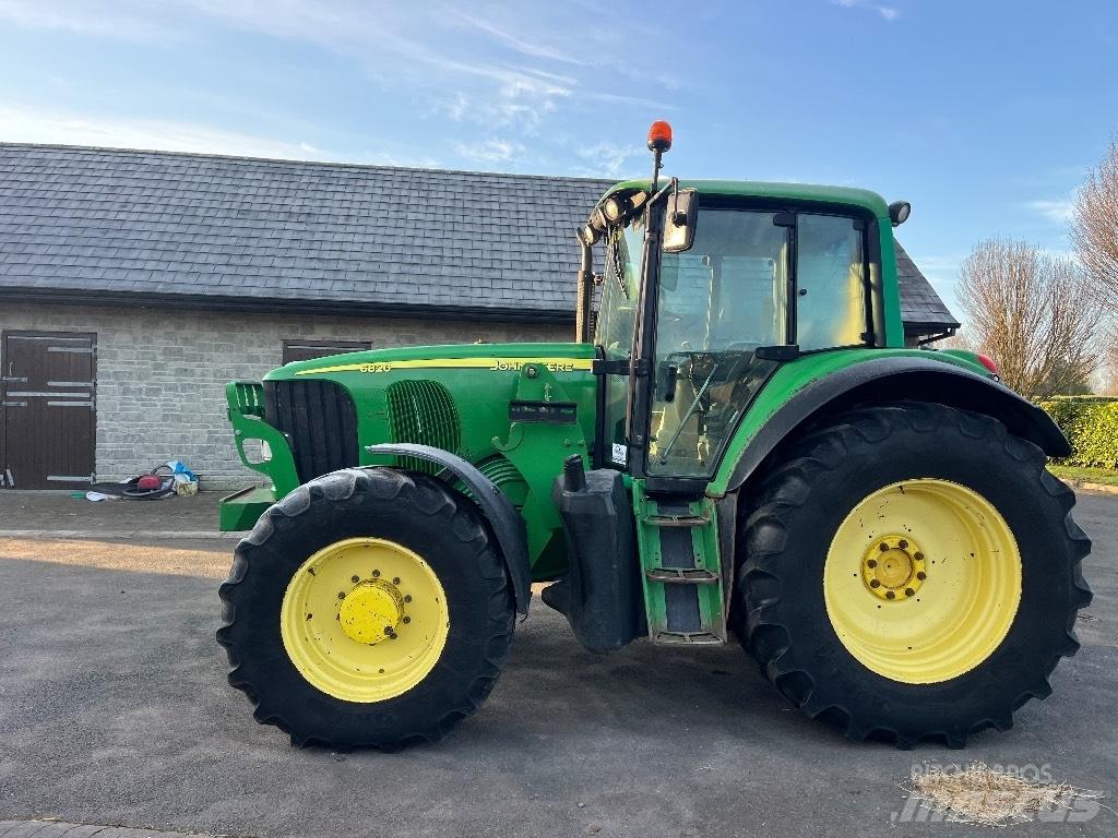 John Deere 6820 曳引機