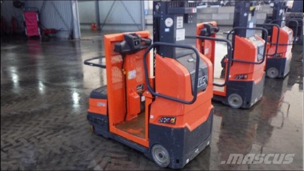 JLG DSP-M 高舉式裝載機