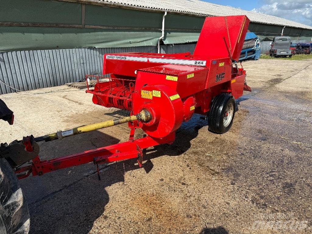 Massey Ferguson 224 方形打捆機