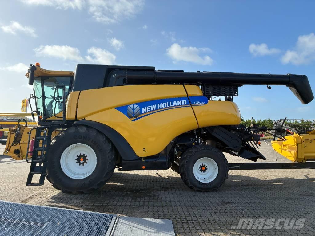 New Holland CR 9080 聯合收穫機