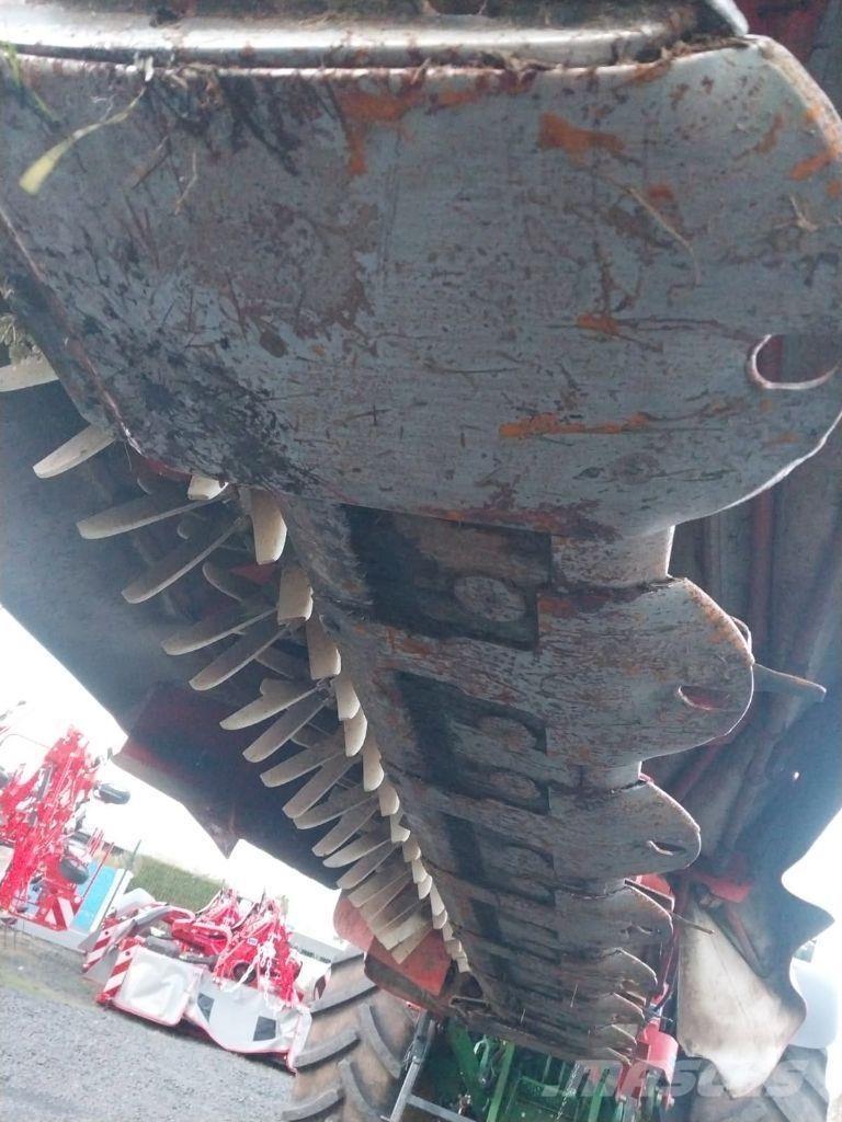 Kuhn FC 314 FF 裝載與牽引式割草機