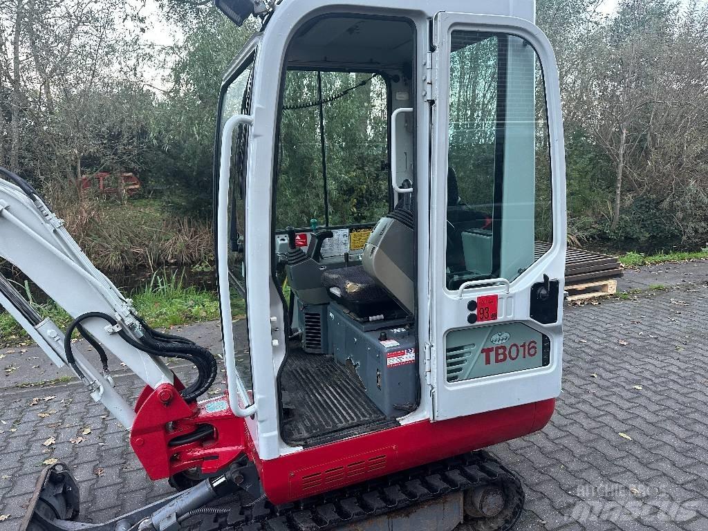 Takeuchi TB 016 小型挖土機/掘鑿機<7t(小型挖掘機)