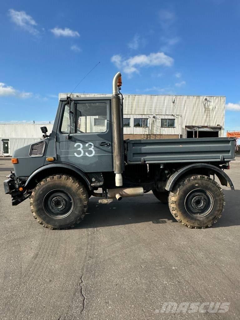 Unimog U 1400 曳引機組件