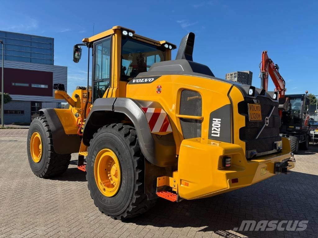 Volvo L 120 H 輪胎式裝載機