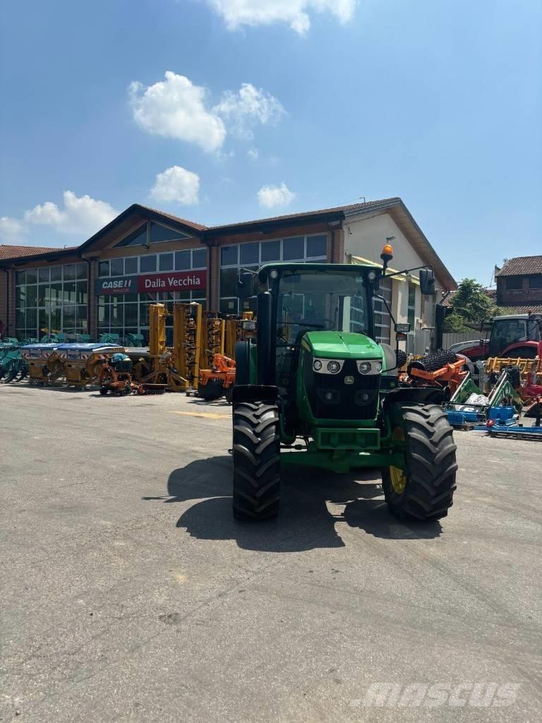 John Deere 6100 MC 曳引機