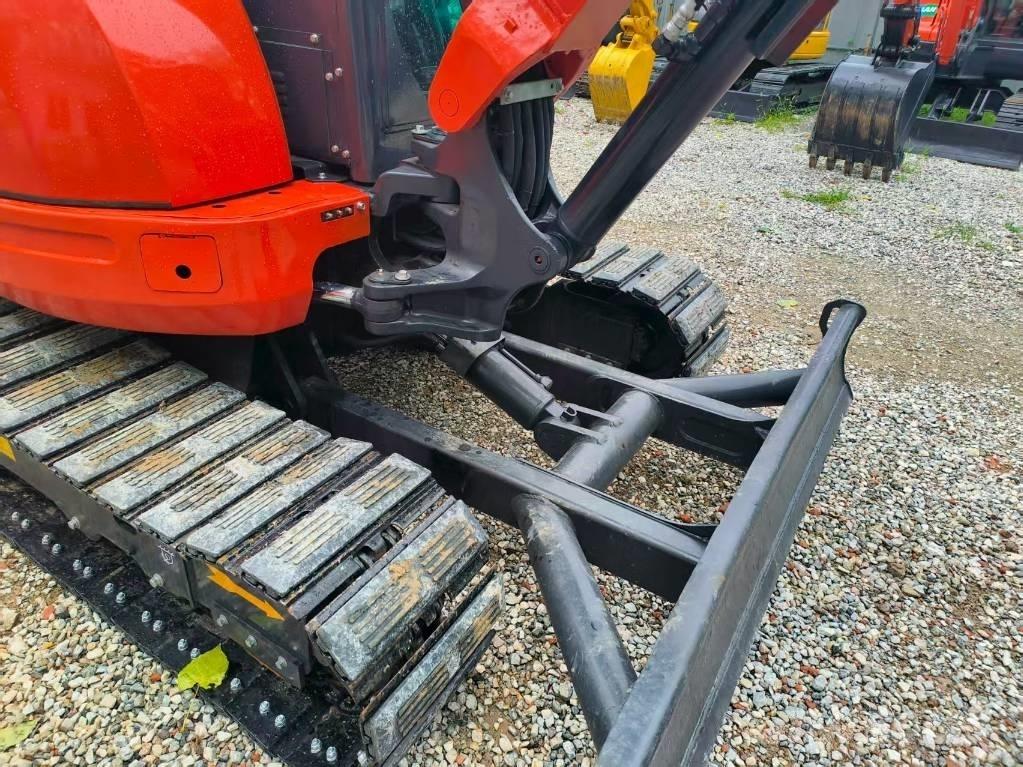 Kubota U 55-4 小型挖土機/掘鑿機<7t(小型挖掘機)