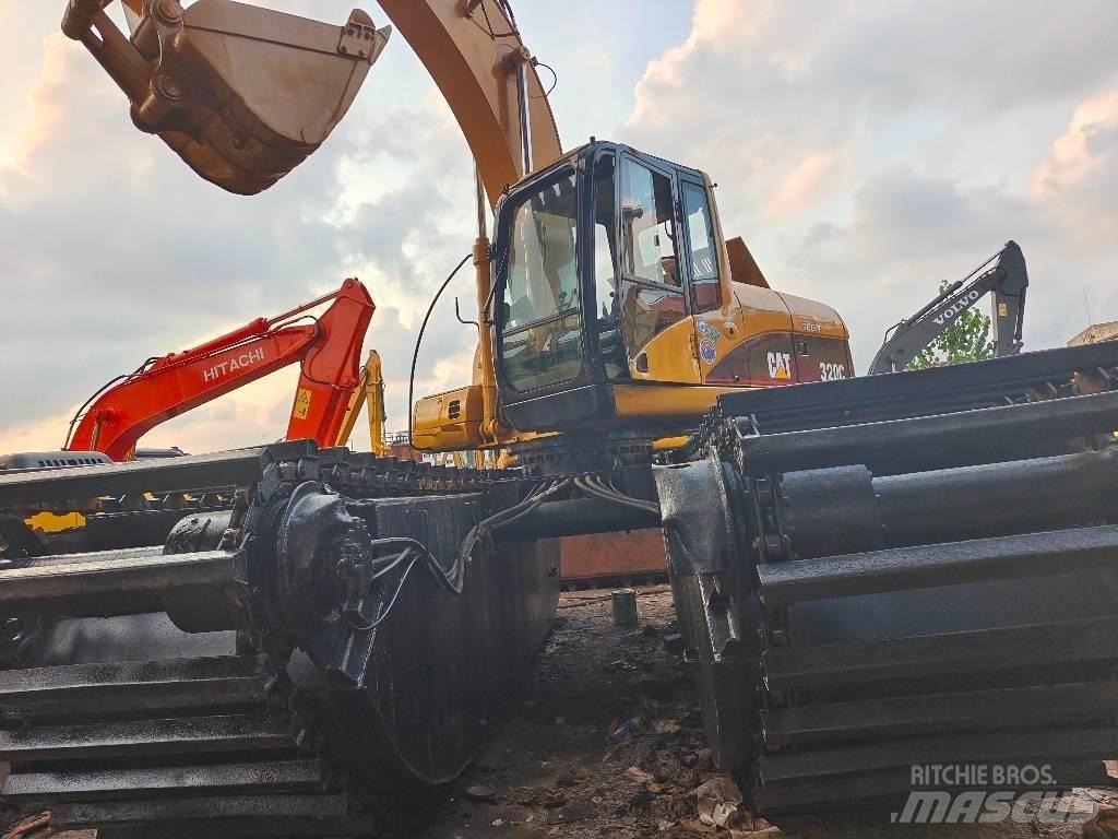 CAT 320 C 水陸兩用挖掘機