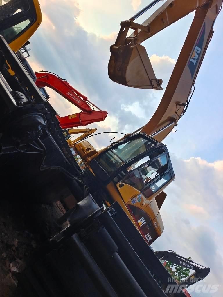 CAT 320 C 水陸兩用挖掘機