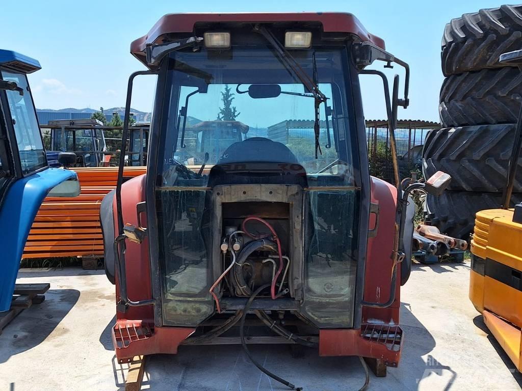 New Holland G 210 駕駛室與內部