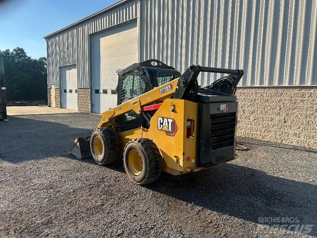 CAT 272 D3 滑移轉向裝載機